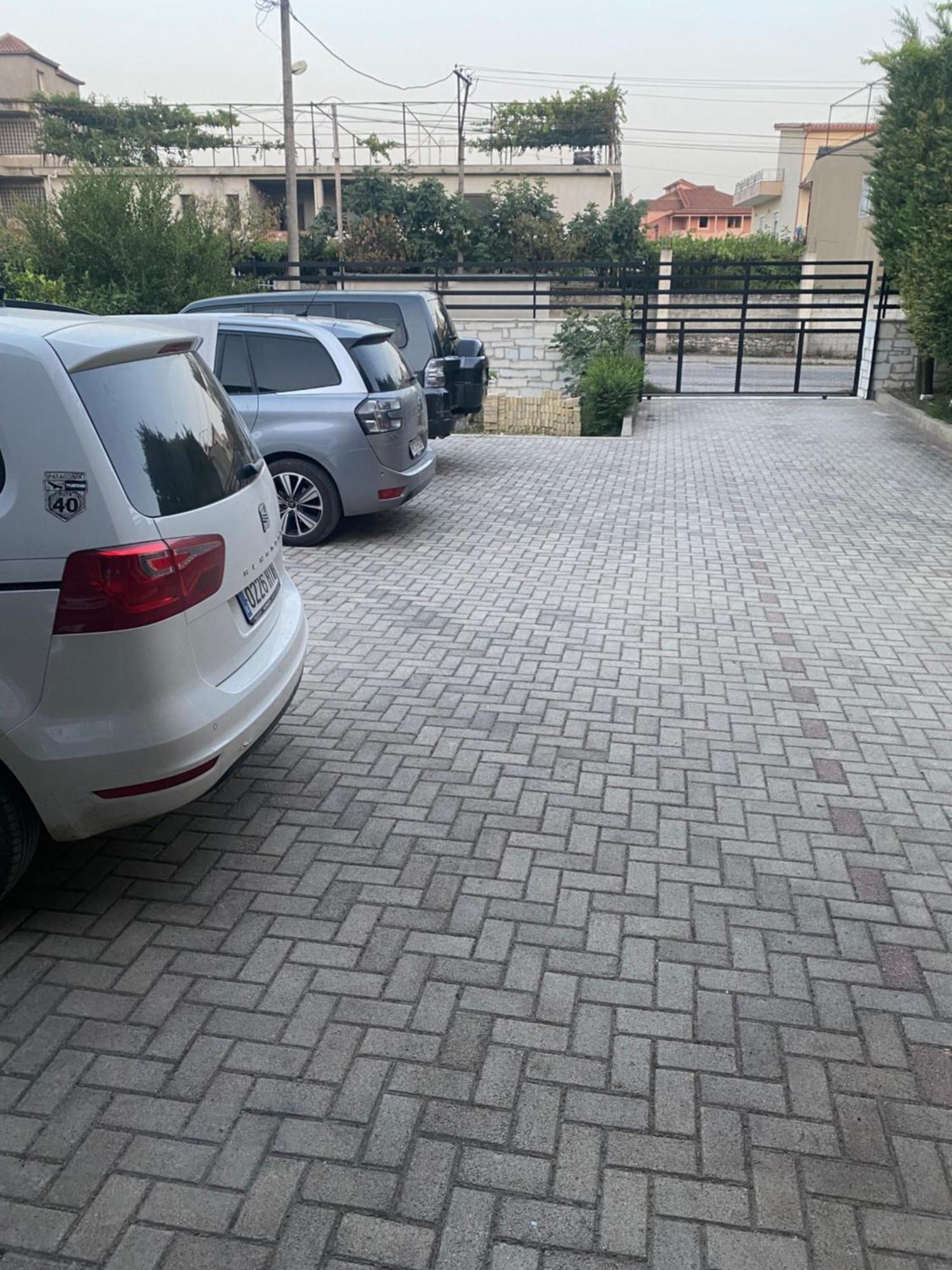 Vila Ajdinaj Берат Экстерьер фото